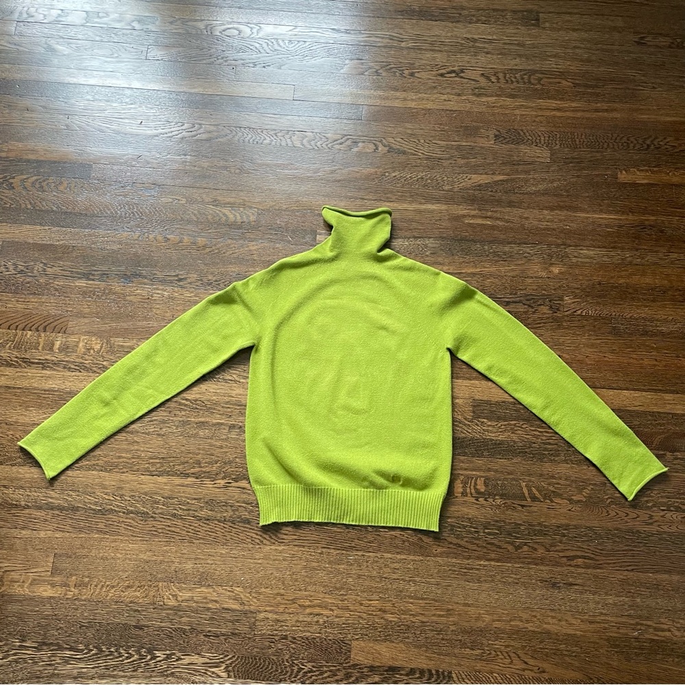 Burberry lime green turtleneck sweater